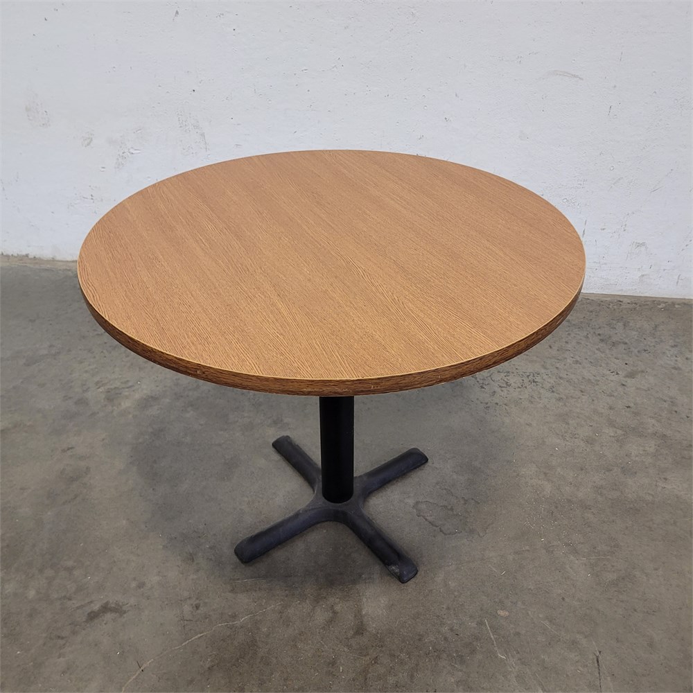UW SWAP Online Auction - Round Table (3E)