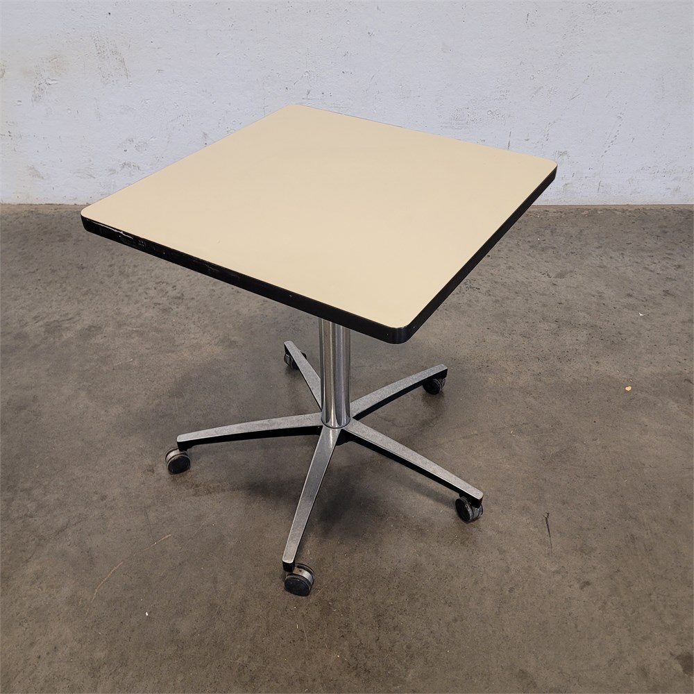 UW SWAP Online Auction - Mobile Table (W)
