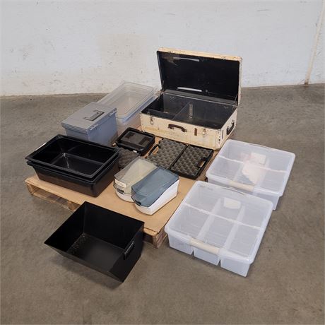 UW SWAP Online Auction - Lot of Assorted Bins and Crates (6D2)
