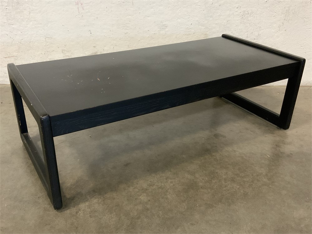 UW SWAP Online Auction - Coffee Table (4D)