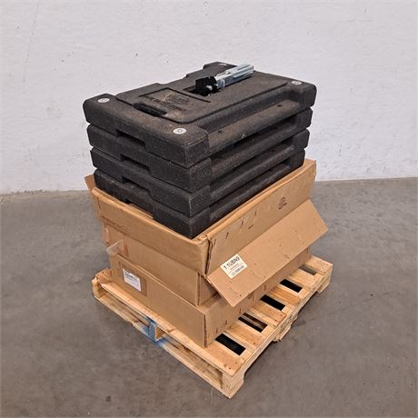 UW SWAP Online Auction - Lot of 7 Stackable Stands (4E)