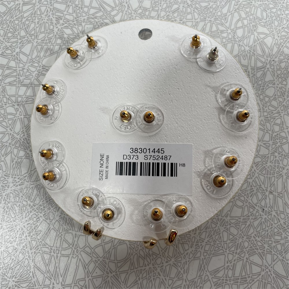 UW SWAP Online Auction Lot of 7 Assorted Jewelry Pieces UW SWAP Online Auction Lot of 7 Assorted Jewelry Pieces