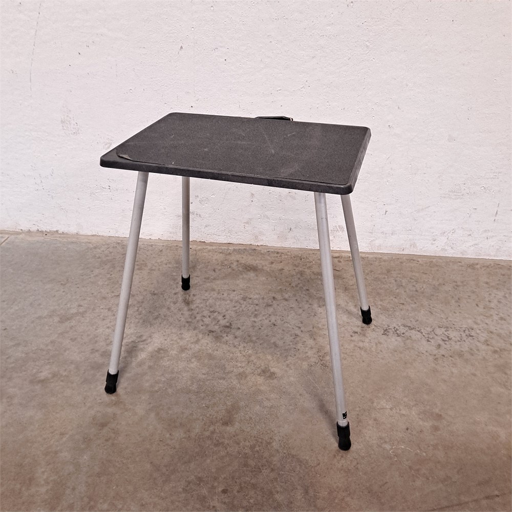 UW SWAP Online Auction - Portable Table (7A)