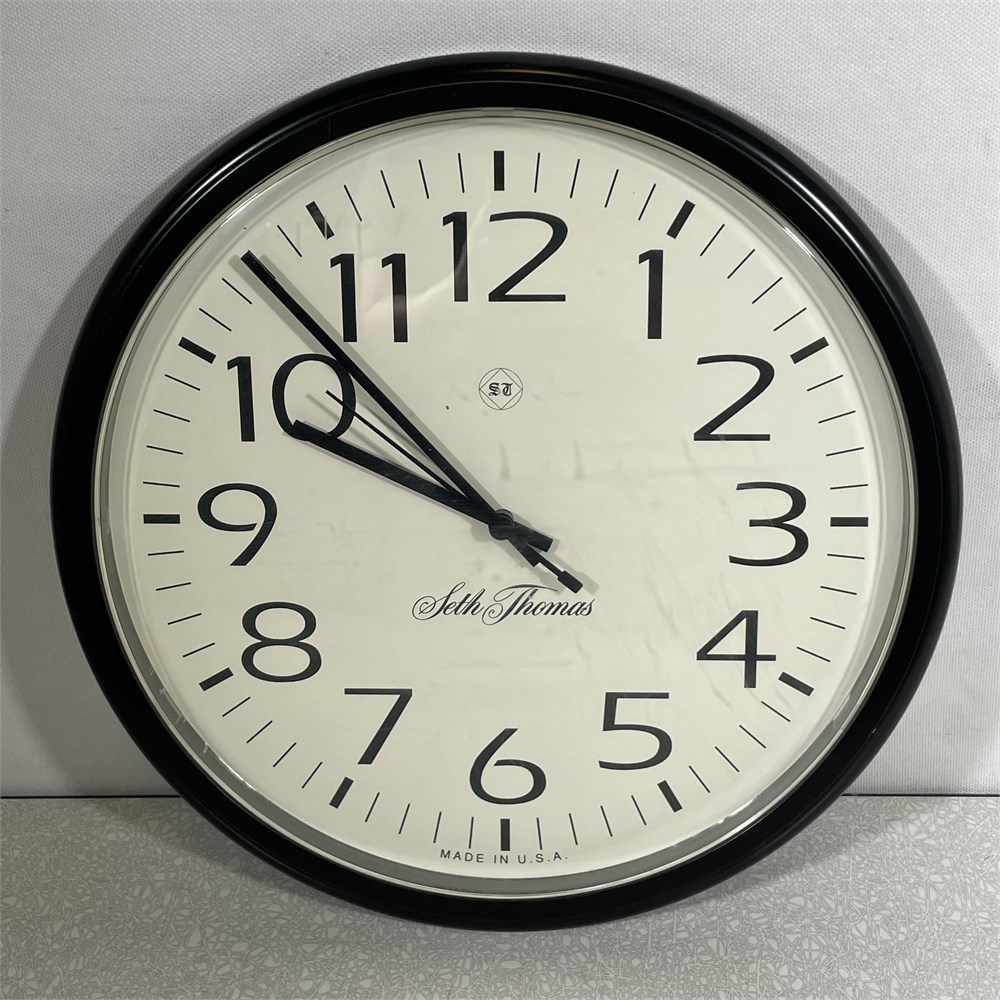 UW SWAP Online Auction - Wall Clock (7C)
