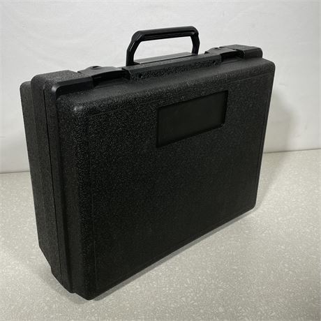 UW SWAP Online Auction - Lot of 8 Clamshell Cases (7A)