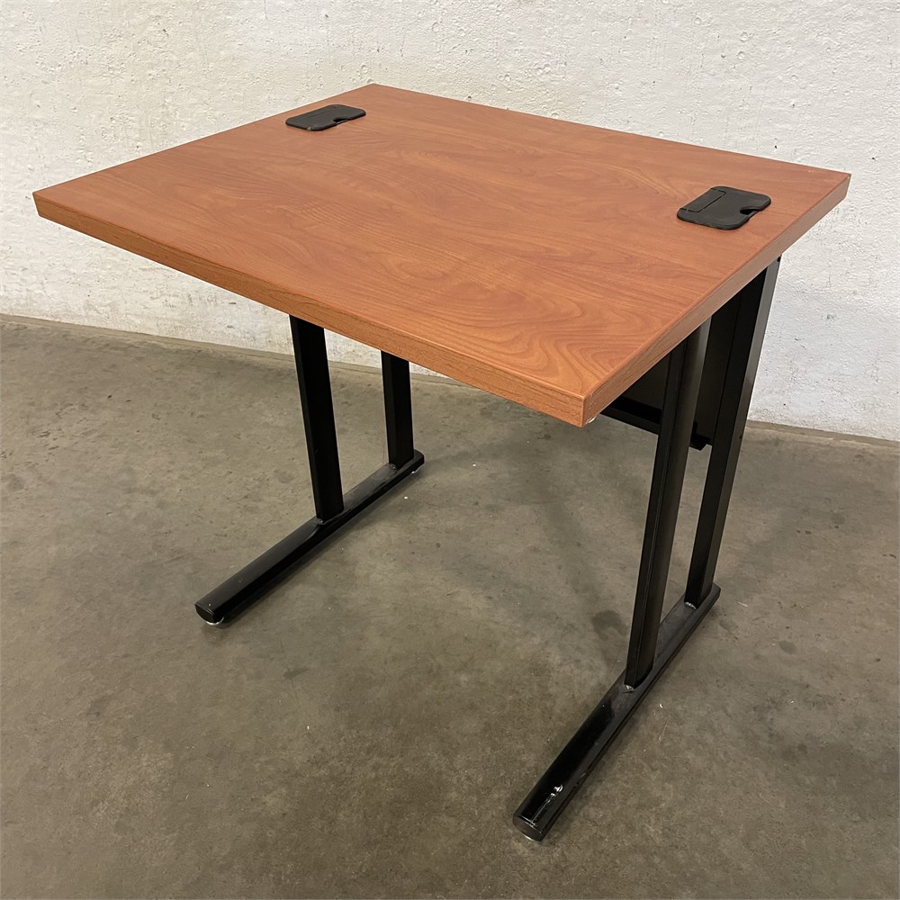 UW SWAP Online Auction - Task Desk (W)