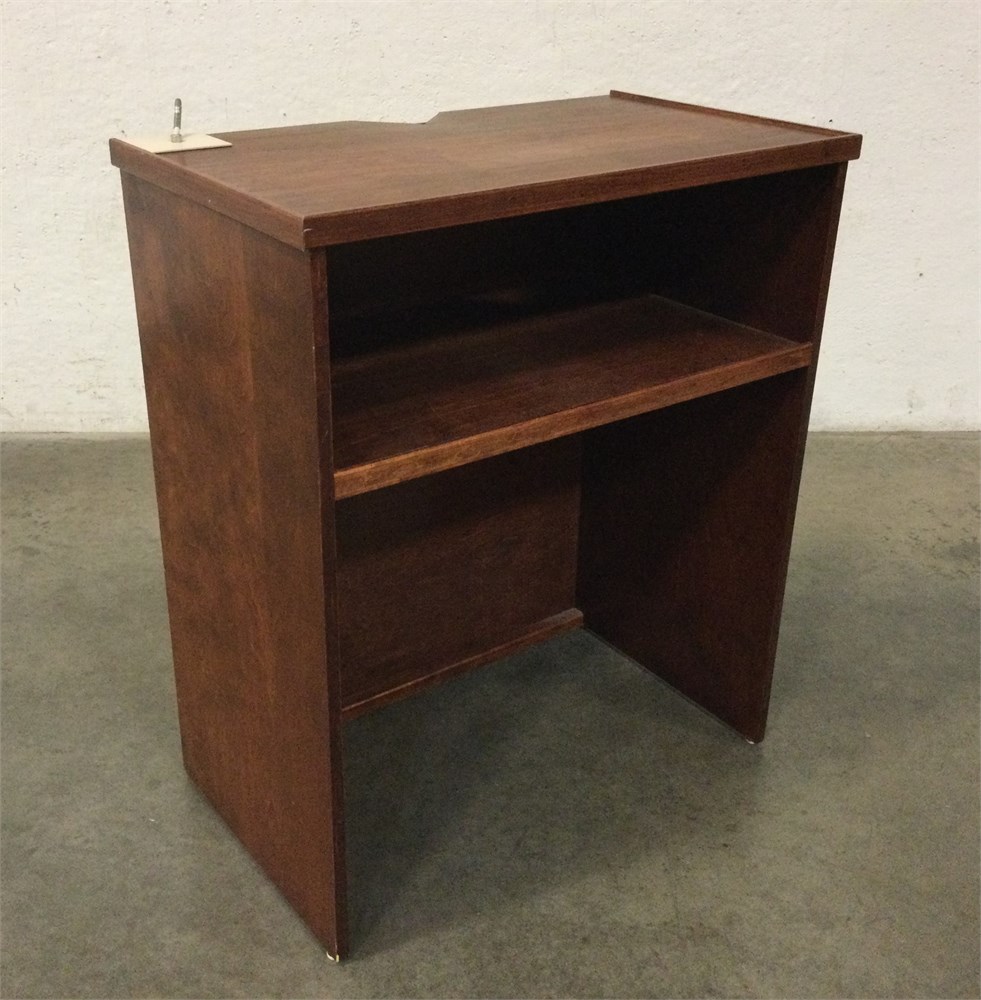 UW SWAP Online Auction - Register Stand (5D)